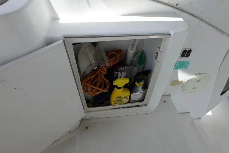 Slide: The Image of Carver 396 Aft Cabin Motor Yacht 2004 - 104