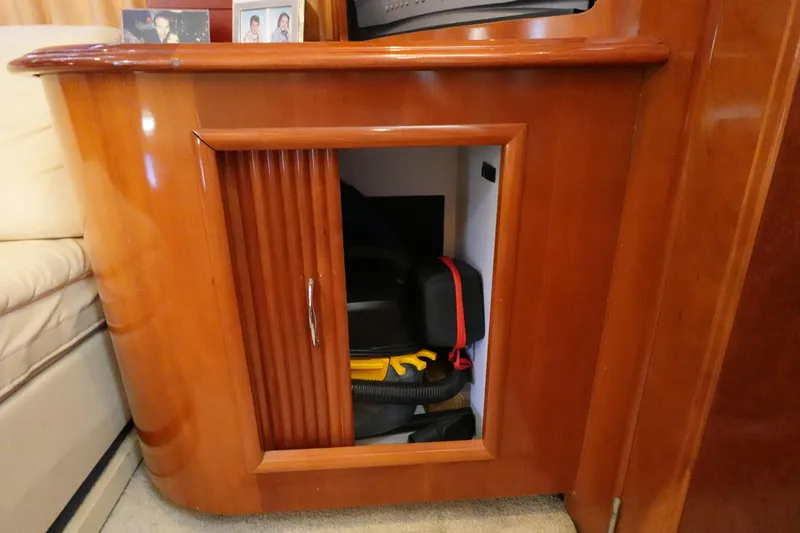 Slide: The Image of Carver 396 Aft Cabin Motor Yacht 2004 - 50