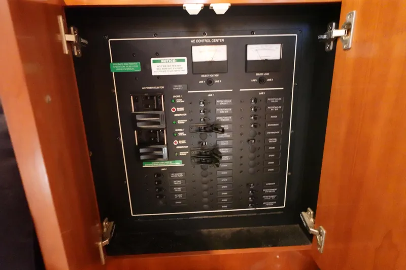 Slide: The Image of Carver 396 Aft Cabin Motor Yacht 2004 - 56