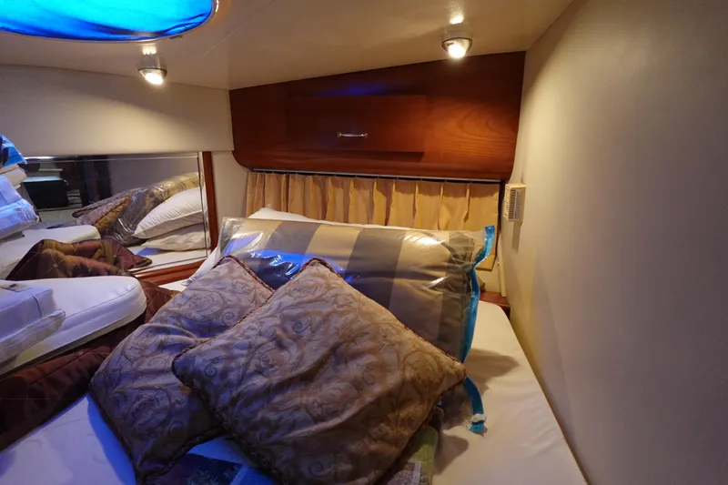 Slide: The Image of Carver 396 Aft Cabin Motor Yacht 2004 - 76