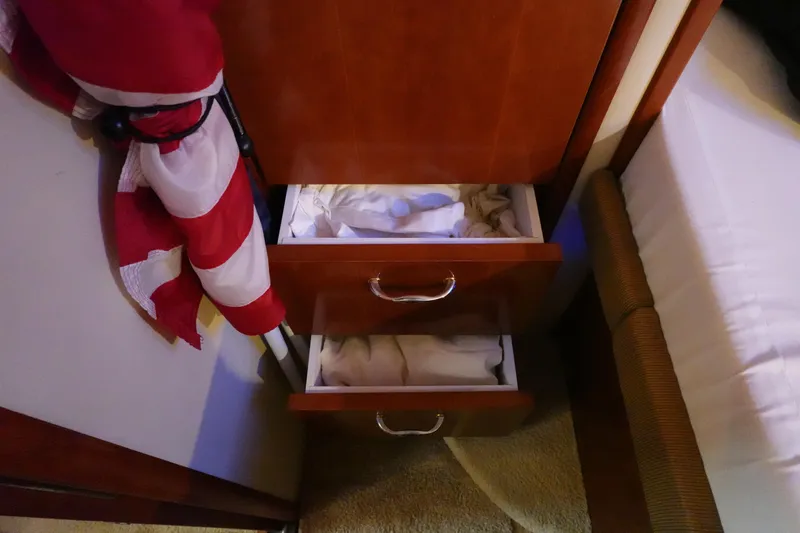 Slide: The Image of Carver 396 Aft Cabin Motor Yacht 2004 - 78