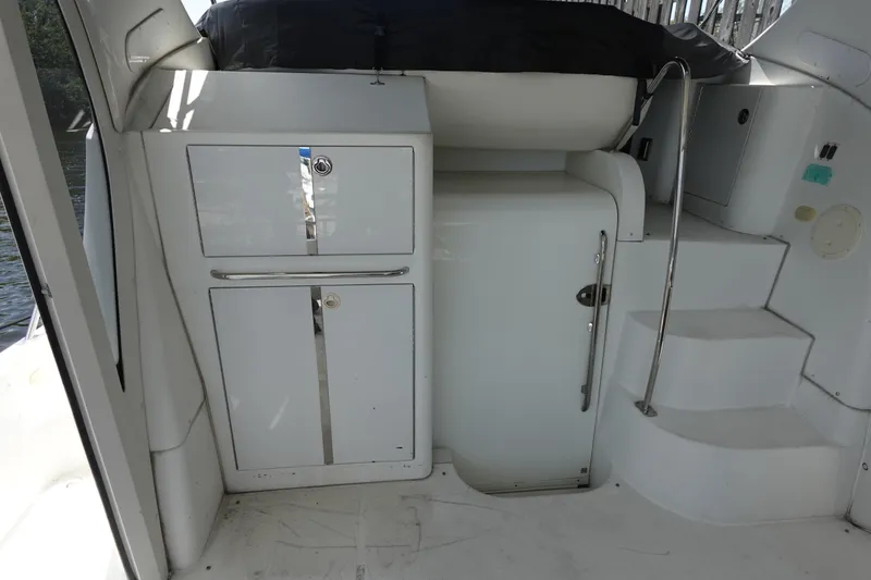 Slide: The Image of Carver 396 Aft Cabin Motor Yacht 2004 - 83