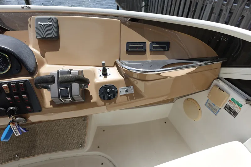 Slide: The Image of Carver 396 Aft Cabin Motor Yacht 2004 - 89