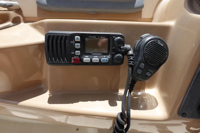 Slide: The Image of Carver 396 Aft Cabin Motor Yacht 2004 - 93