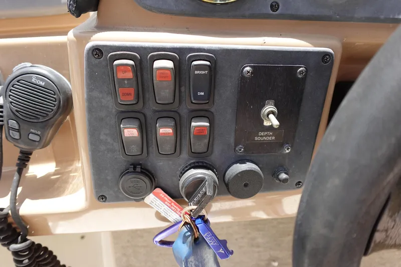 Slide: The Image of Carver 396 Aft Cabin Motor Yacht 2004 - 97