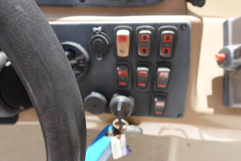 Slide: The Image of Carver 396 Aft Cabin Motor Yacht 2004 - 98