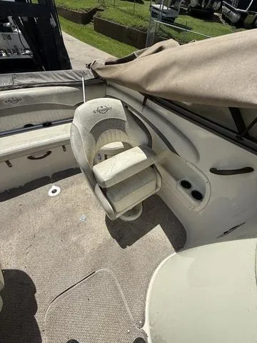 Slide: The Image of Stingray 215 LR 2012 - 6