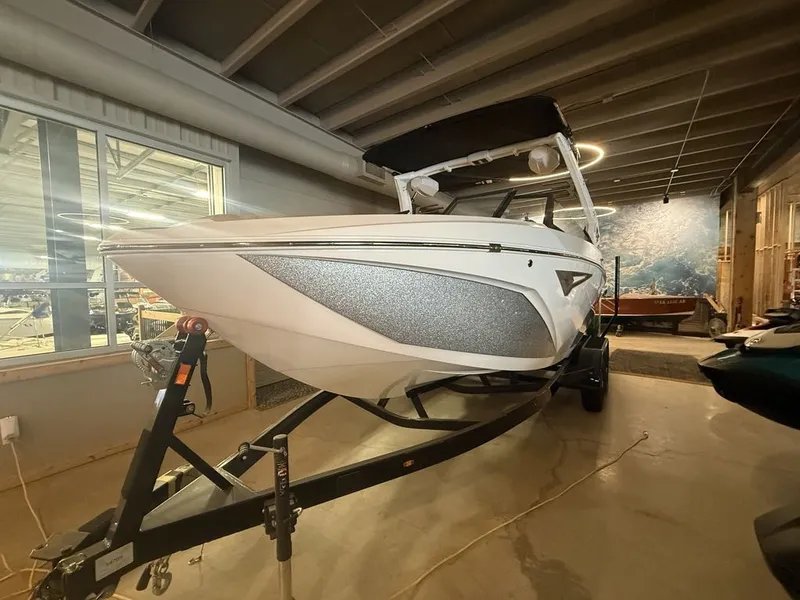 Slide: The Image of Tigé Z1 2025 - 1