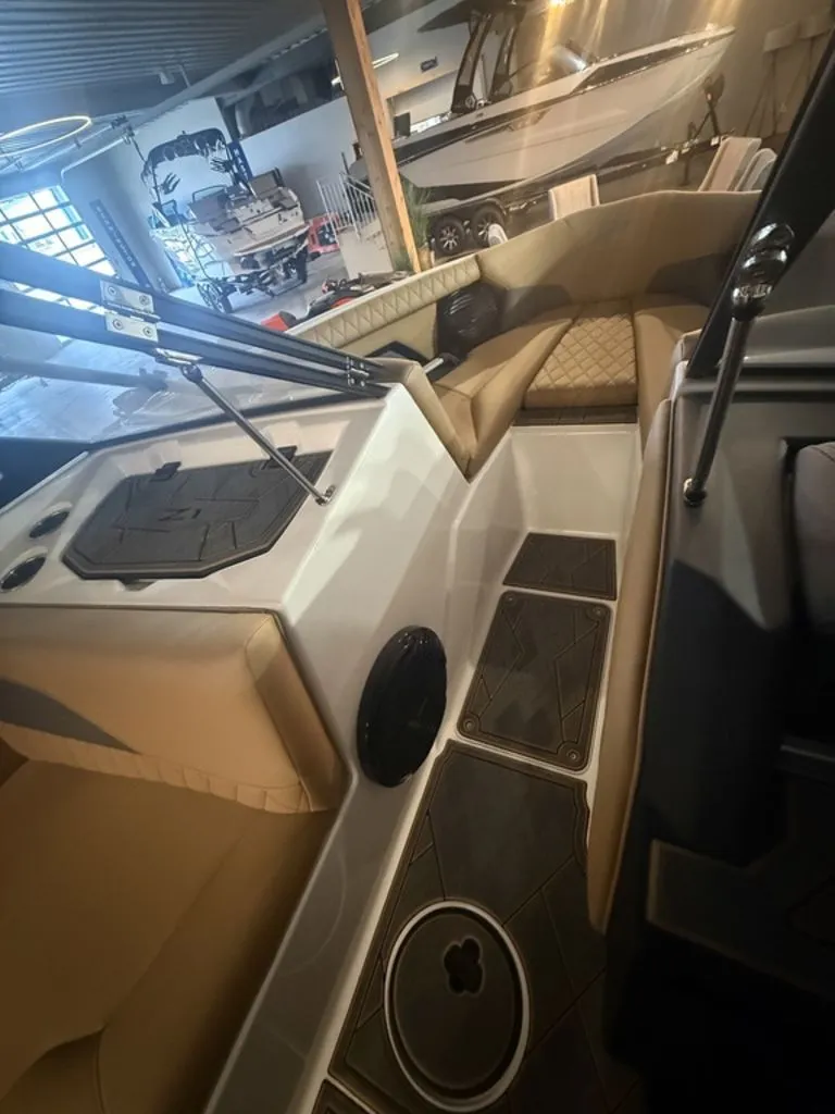 Slide: The Image of Tigé Z1 2025 - 14