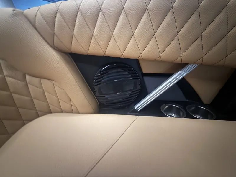 Slide: The Image of Tigé Z1 2025 - 18