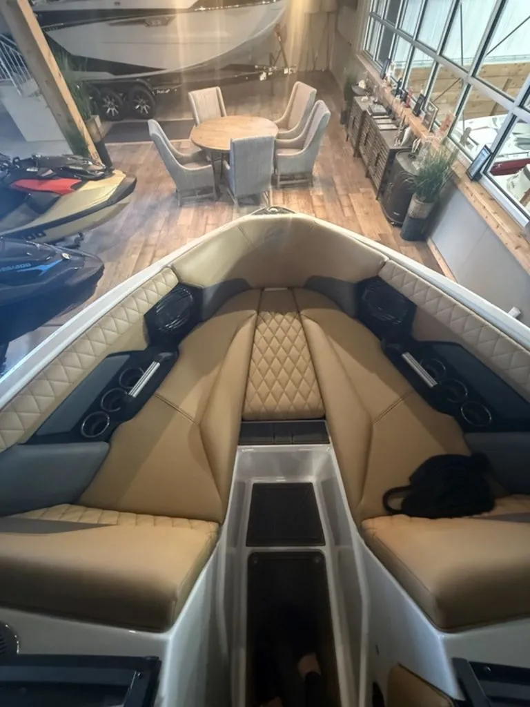 Slide: The Image of Tigé Z1 2025 - 8