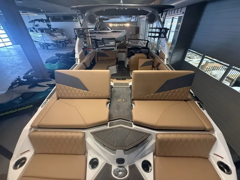 Slide: The Image of Tigé Z1 2025 - 9