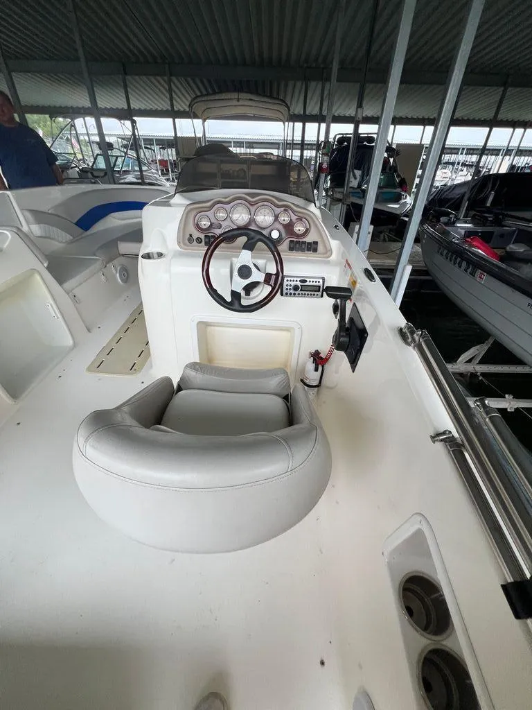 Slide: The Image of Glastron DS 215 DB 2006 - 3