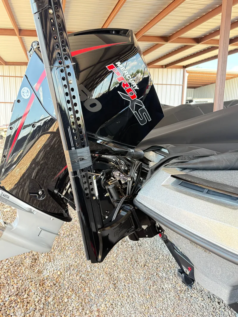 Slide: The Image of Ikon LX20 2024 - 7