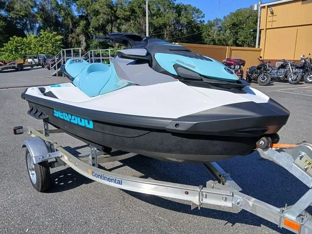 Slide: The Image of Sea-Doo GTI 2025 - 10