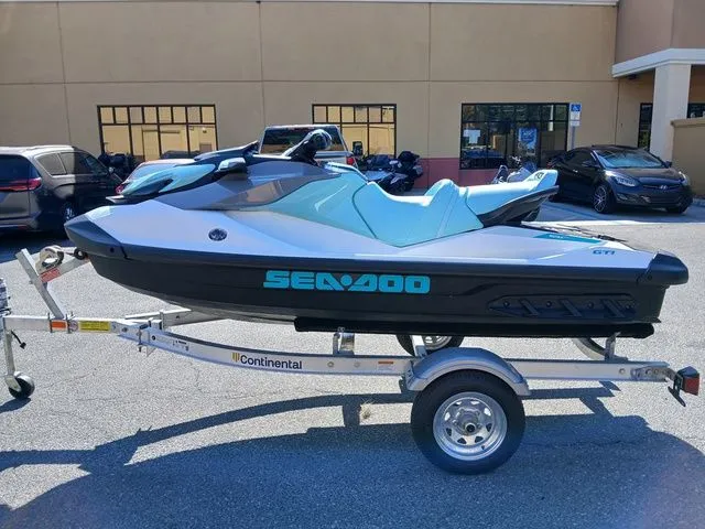 Slide: The Image of Sea-Doo GTI 2025 - 19