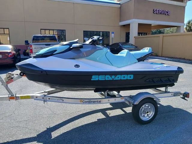 Slide: The Image of Sea-Doo GTI 2025 - 20