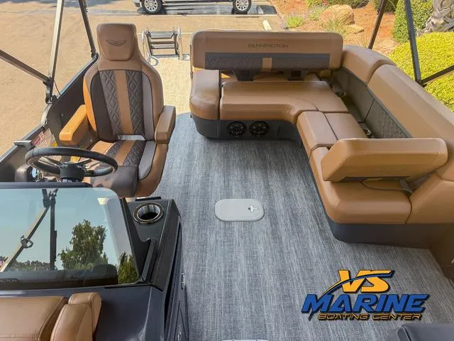 Slide: The Image of Bennington M Swingback 24 MSB 2025 - 12