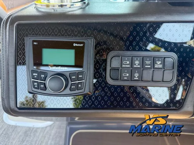 Slide: The Image of Bennington M Swingback 24 MSB 2025 - 22