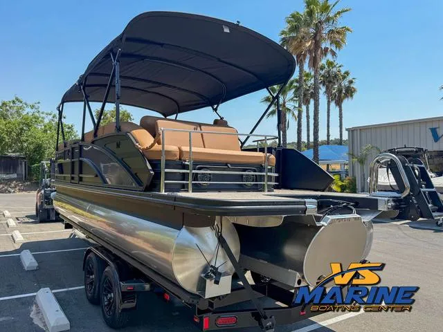 Slide: The Image of Bennington M Swingback 24 MSB 2025 - 5