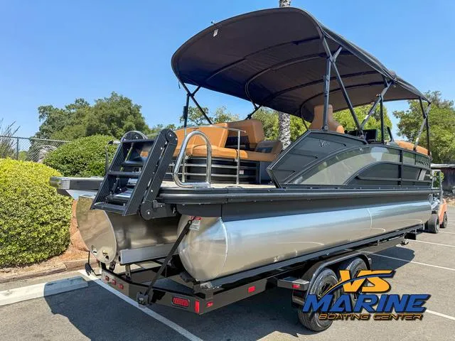 Slide: The Image of Bennington M Swingback 24 MSB 2025 - 7