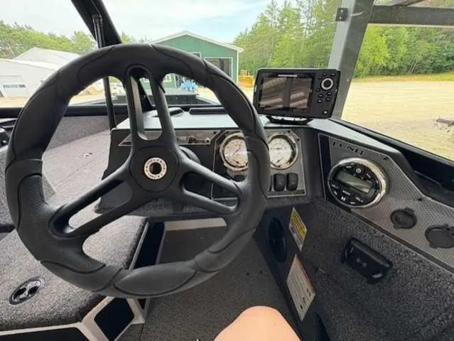 Slide: The Image of Lund 1675 Adventure Sport 2025 - 8