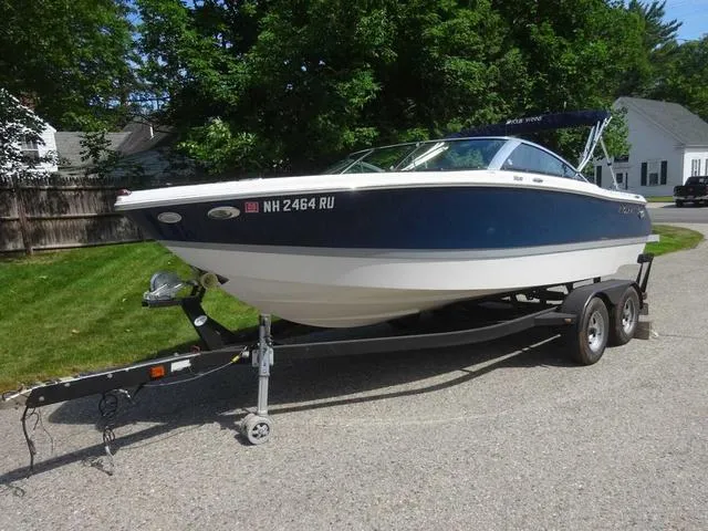 Slide: The Image of Four Winns 210 Horizon 2014 - 3