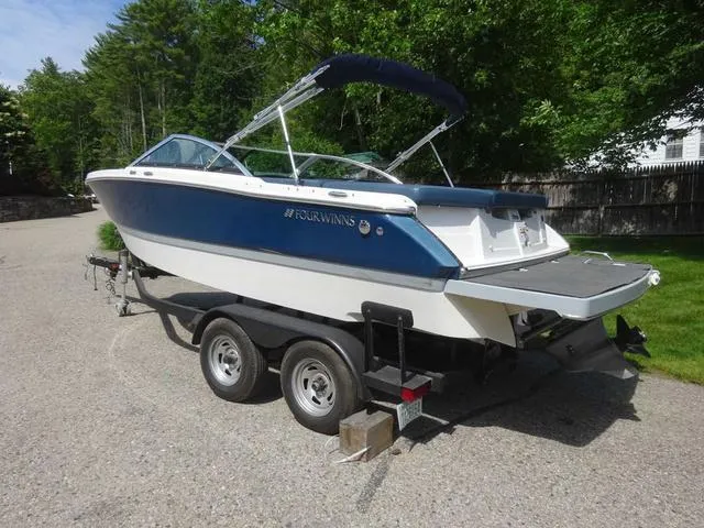 Slide: The Image of Four Winns 210 Horizon 2014 - 4