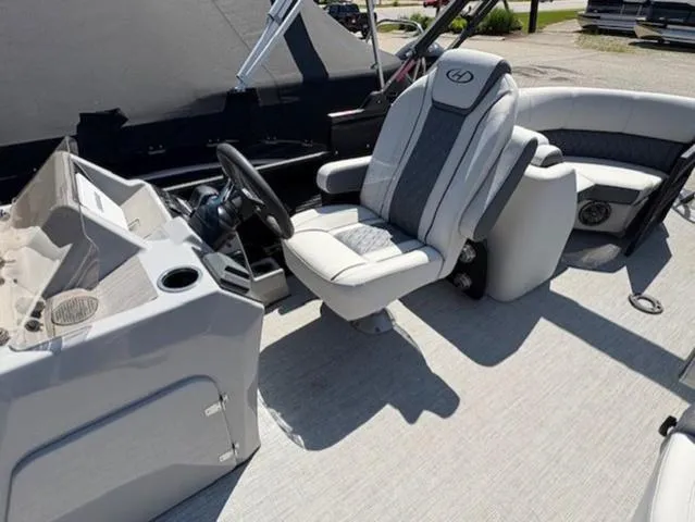 Slide: The Image of Harris Sunliner 230 CWDH 2023 - 10