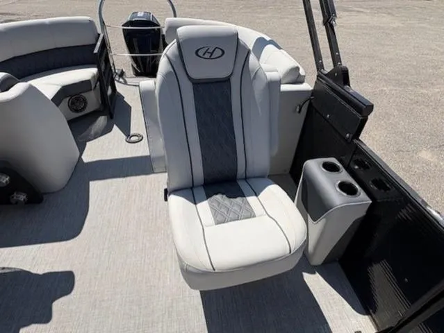 Slide: The Image of Harris Sunliner 230 CWDH 2023 - 9