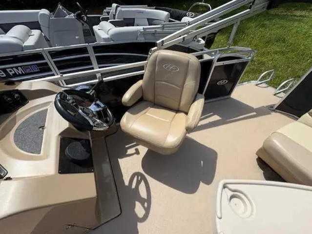 Slide: The Image of Harris 200 Cruiser 2015 - 5