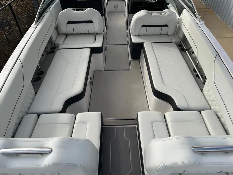 Slide: The Image of Regal LS6 Surf 2023 - 11