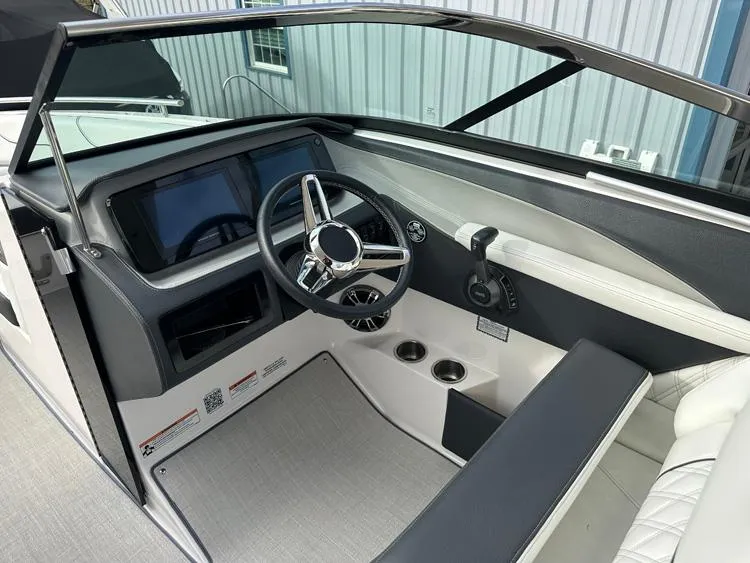 Slide: The Image of Regal LS6 Surf 2023 - 19