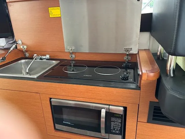 Slide: The Image of Jeanneau NC 9 2016 - 8