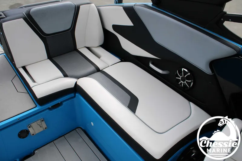 Slide: The Image of Yamaha 255XE 2021 - 21