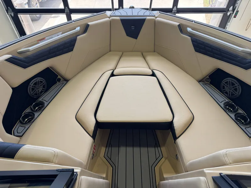 Slide: The Image of Nautique Super Air Nautique S23 2026 - 12