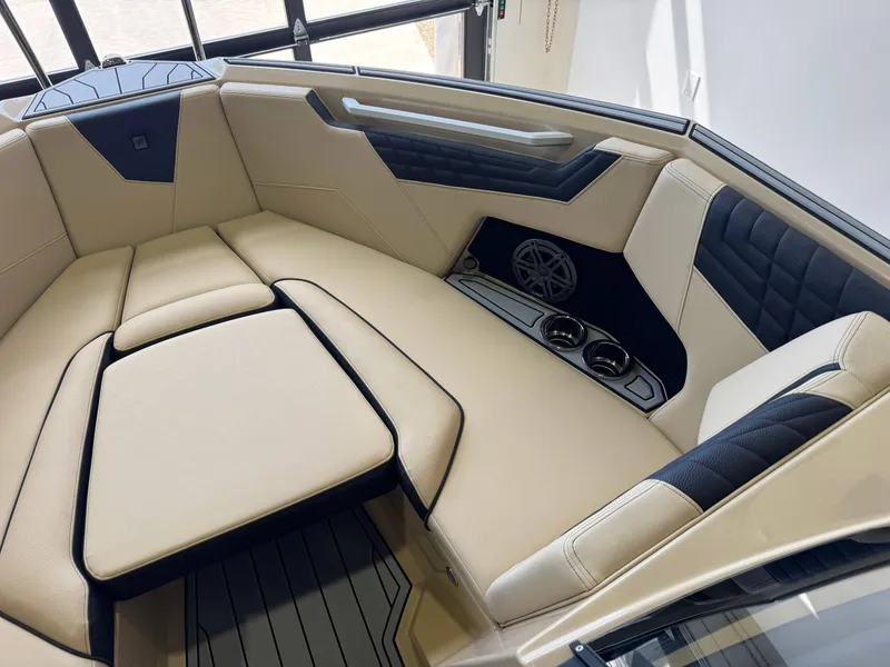 Slide: The Image of Nautique Super Air Nautique S23 2026 - 13