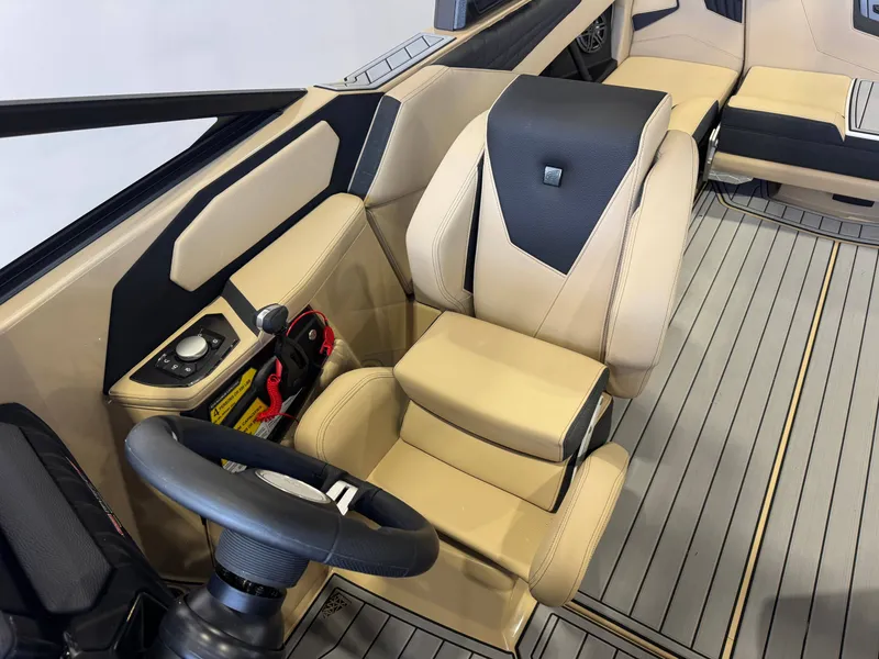 Slide: The Image of Nautique Super Air Nautique S23 2026 - 16