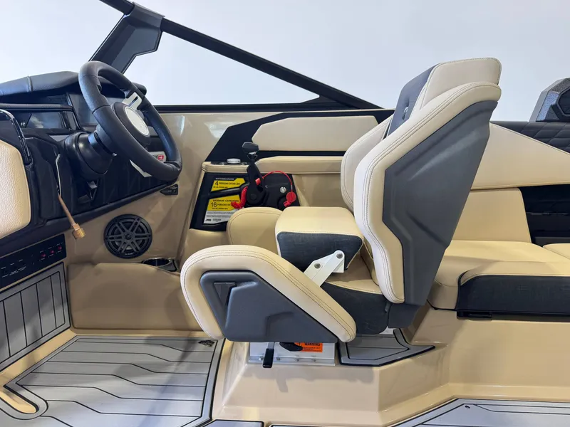 Slide: The Image of Nautique Super Air Nautique S23 2026 - 18