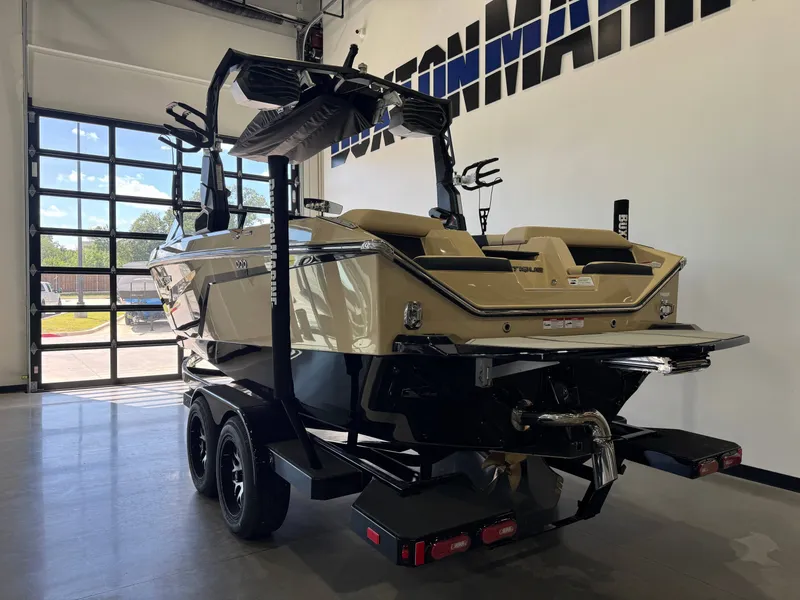 Slide: The Image of Nautique Super Air Nautique S23 2026 - 5