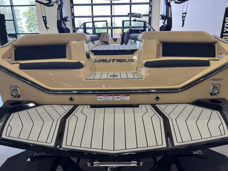 Slide: The Image of Nautique Super Air Nautique S23 2026 - 8