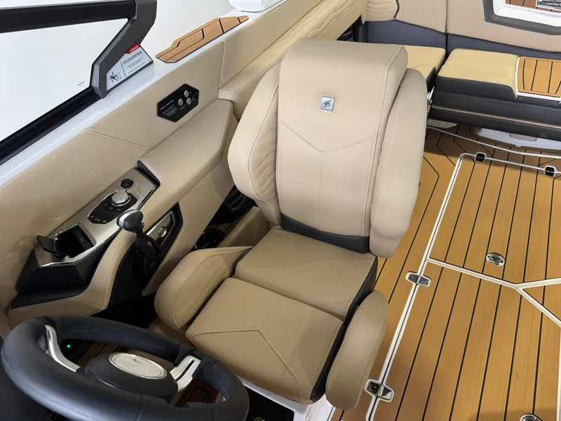 Slide: The Image of Nautique Super Air Nautique G23 2026 - 21