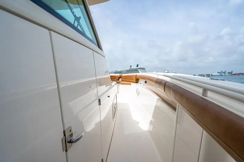 Slide: The Image of Scout 420 LXF 2018 - 68