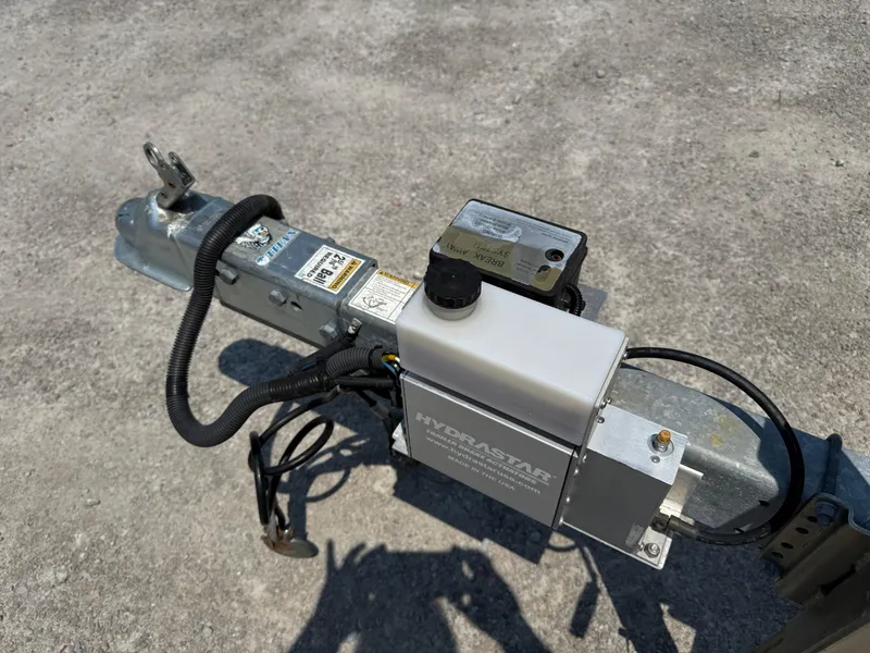 Slide: The Image of Trailer brake actuator with Hydrastar system on concrete surface. - 5