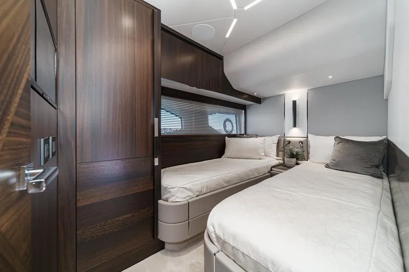 Slide: The Image of Sunseeker Manhattan 55 2022 - 51