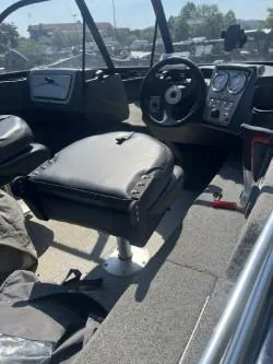 Slide: The Image of Tracker Pro Guide V-16 WT 2024 - 3