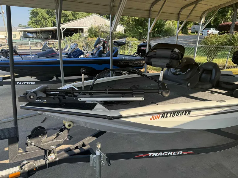 Slide: The Image of Tracker Pro Team 175 TXW 2021 - 3