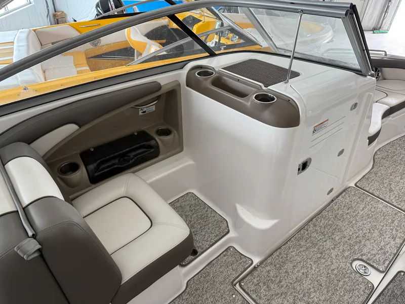 Slide: The Image of Yamaha 242 Limited S 2012 - 10