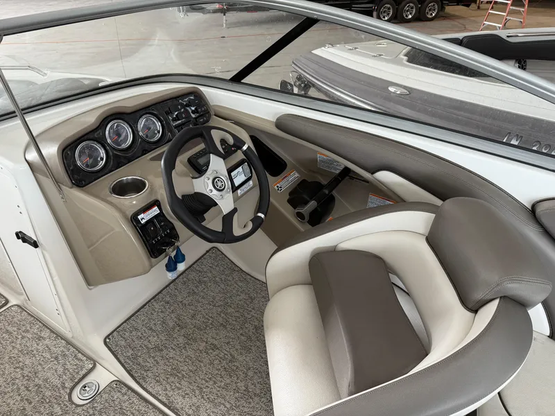 Slide: The Image of Yamaha 242 Limited S 2012 - 11