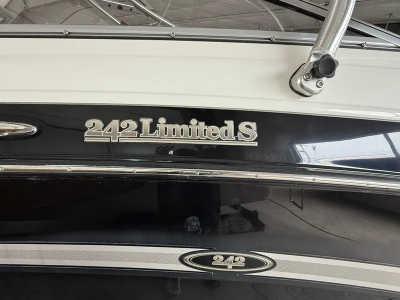 Slide: The Image of Yamaha 242 Limited S 2012 - 6